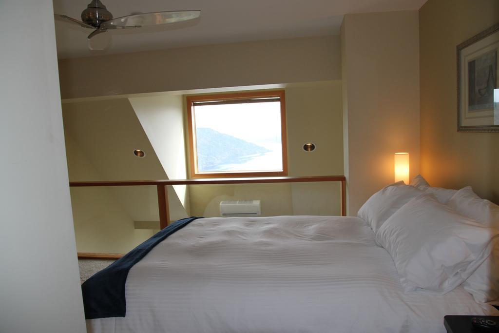 Moon Water Lodge Malahat Zimmer foto