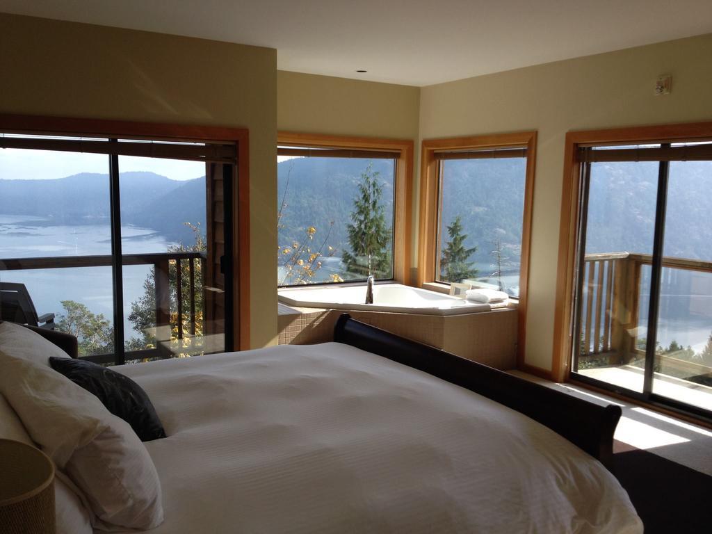 Moon Water Lodge Malahat Zimmer foto