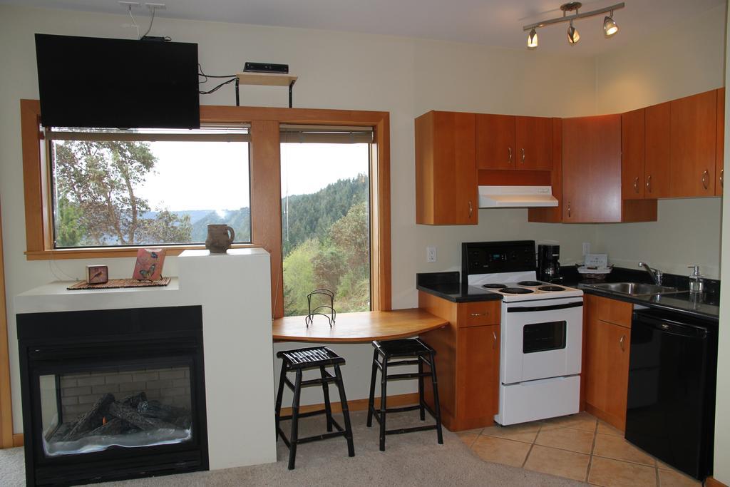Moon Water Lodge Malahat Zimmer foto